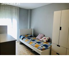 Se vende piso situado en Castelldefels Centro (Barcelona).