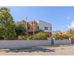 Se vende casa unifamiliar aislada en Vilanova i la Geltrú (Barcelona).