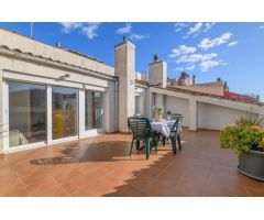 FANTÁSTICO ÁTICO DÚPLEX EN EL CENTRO DE CASTELLDEFELS