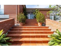 INCREIBLE CASA INDEPENDIENTE EN ZONA TRANQUILA DE SABADELL (CASTELLARNAU)