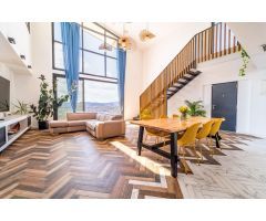 Se vende chalet/torre en Torrelles de Llobregat (Barcelona).