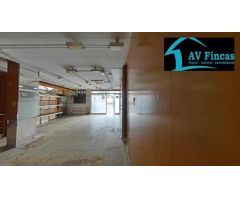 Local en venta en calle Diagonal 34 de Cerdanyola del Vallès (Barcelona).