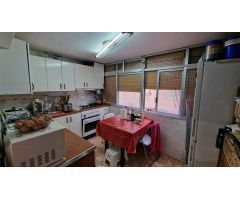 Se vende piso en Hospitalet de Llobregat, La Florida (Barcelona).