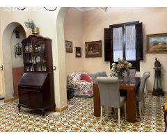 Casa en pleno Nervión, tranquila y a un paso del metro