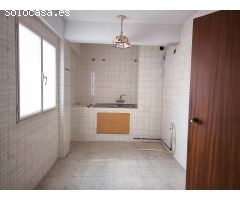Fantástica vivienda en Ronda de Capuchinos con Garaje