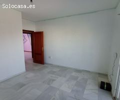 NO SE PUEDE VISITAR - ADOSADO CON OCUPAS - SE VENDE OCUPADO...!!