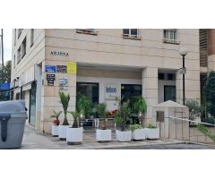 LOCAL COMERCIAL EQUIPADO PARA PELUQUERÍA, EN ALQUILER