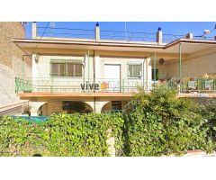 OPORTUNIDAD, CHALET PAREADO CON PISCINA