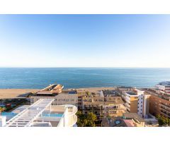 Venta ático con vistas al mar y a 50 m de la playa  Benalmadena costa  Málaga