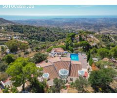 VENTA VILLA INDEPENDIENTE Y APARTAMENTO EN URB VALTOCADO MIJAS