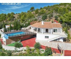 VENTA VILLA INDEPENDIENTE Y APARTAMENTO EN URB VALTOCADO MIJAS