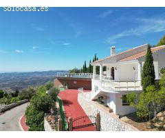 VENTA VILLA INDEPENDIENTE Y APARTAMENTO EN URB VALTOCADO MIJAS