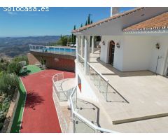 VENTA VILLA INDEPENDIENTE Y APARTAMENTO EN URB VALTOCADO MIJAS