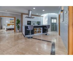 VENTA VILLA INDEPENDIENTE Y APARTAMENTO EN URB VALTOCADO MIJAS