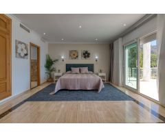 VENTA VILLA INDEPENDIENTE Y APARTAMENTO EN URB VALTOCADO MIJAS