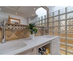 VENTA VILLA INDEPENDIENTE Y APARTAMENTO EN URB VALTOCADO MIJAS