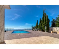 VENTA VILLA INDEPENDIENTE Y APARTAMENTO EN URB VALTOCADO MIJAS