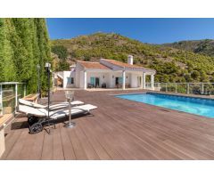 VENTA VILLA INDEPENDIENTE Y APARTAMENTO EN URB VALTOCADO MIJAS