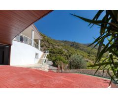 VENTA VILLA INDEPENDIENTE Y APARTAMENTO EN URB VALTOCADO MIJAS