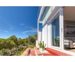 VENTA VILLA INDEPENDIENTE Y APARTAMENTO EN URB VALTOCADO MIJAS