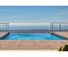 VENTA VILLA INDEPENDIENTE Y APARTAMENTO EN URB VALTOCADO MIJAS