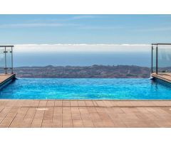 VENTA VILLA INDEPENDIENTE Y APARTAMENTO EN URB VALTOCADO MIJAS