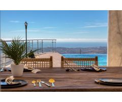 VENTA VILLA INDEPENDIENTE Y APARTAMENTO EN URB VALTOCADO MIJAS