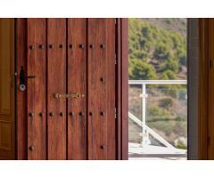 VENTA VILLA INDEPENDIENTE Y APARTAMENTO EN URB VALTOCADO MIJAS