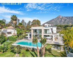 Exclusiva villa de seis dormitorios con orientación sur en la prestigiosa comunidad cerrada, Villas 