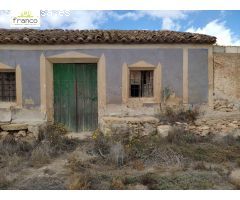 TERRENO CON CASA EN RUINAS