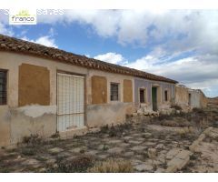 TERRENO CON CASA EN RUINAS