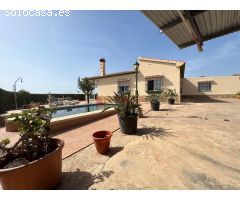 Villa de Lujo en Venta en Mezquitilla, Málaga