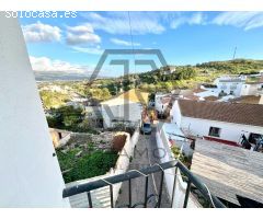 Piso en Venta en Benamocarra, Málaga