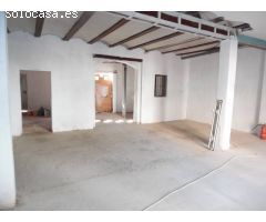 LOCAL COMERCIAL DE REFORMA RECIENTE CON SALIDA A DOS CALLES