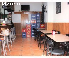 Bar en pleno funcionamiento