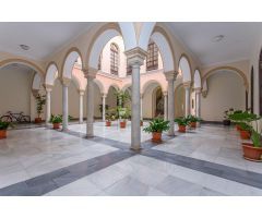 DÚPLEX EN PALACIO HISTÓRICO