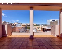 Amplia casa independiente con terraza y excelente ubicación en el Puerto de Sagunto.
