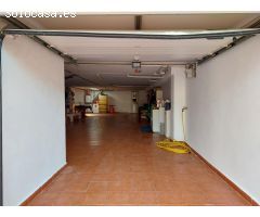 Descubre la vida en Torres Torres: Adosado en venta con todas las comodidades