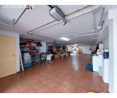 Descubre la vida en Torres Torres: Adosado en venta con todas las comodidades
