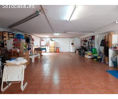 Descubre la vida en Torres Torres: Adosado en venta con todas las comodidades