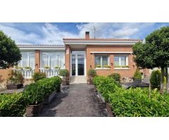 Chalet en venta en Eurovillas