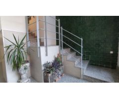 Piso en alquiler en zona Cardenal Costa – 6º con ascensor, 4 habitaciones y gran balcón con vistas