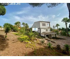 Exclusivo Chalet con 4000 m2 de Jardín y piscina privada en Lloret de Mar (Costa Brava)