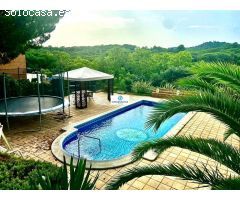 Exclusivo Chalet con 4000 m2 de Jardín y piscina privada en Lloret de Mar (Costa Brava)