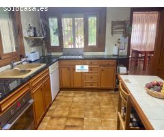 Exclusivo Chalet con 4000 m2 de Jardín y piscina privada en Lloret de Mar (Costa Brava)
