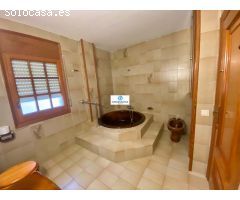 Exclusivo Chalet con 4000 m2 de Jardín y piscina privada en Lloret de Mar (Costa Brava)