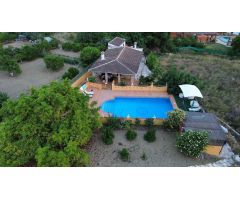 Amplia  finca en venta en Coín, Málaga