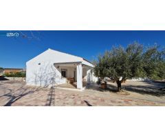 Magnífico Chalet con Casa de Invitados y Amplias Zonas Exteriores