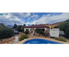 Oportunidad Única: Chalet Reformado en Una Sola Planta con Amplias Comodidades