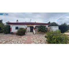 Oportunidad Única: Chalet Reformado en Una Sola Planta con Amplias Comodidades